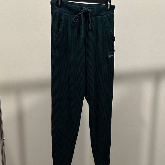 ALO Yoga Emerald Green Track Pants - Picture 1 of 5